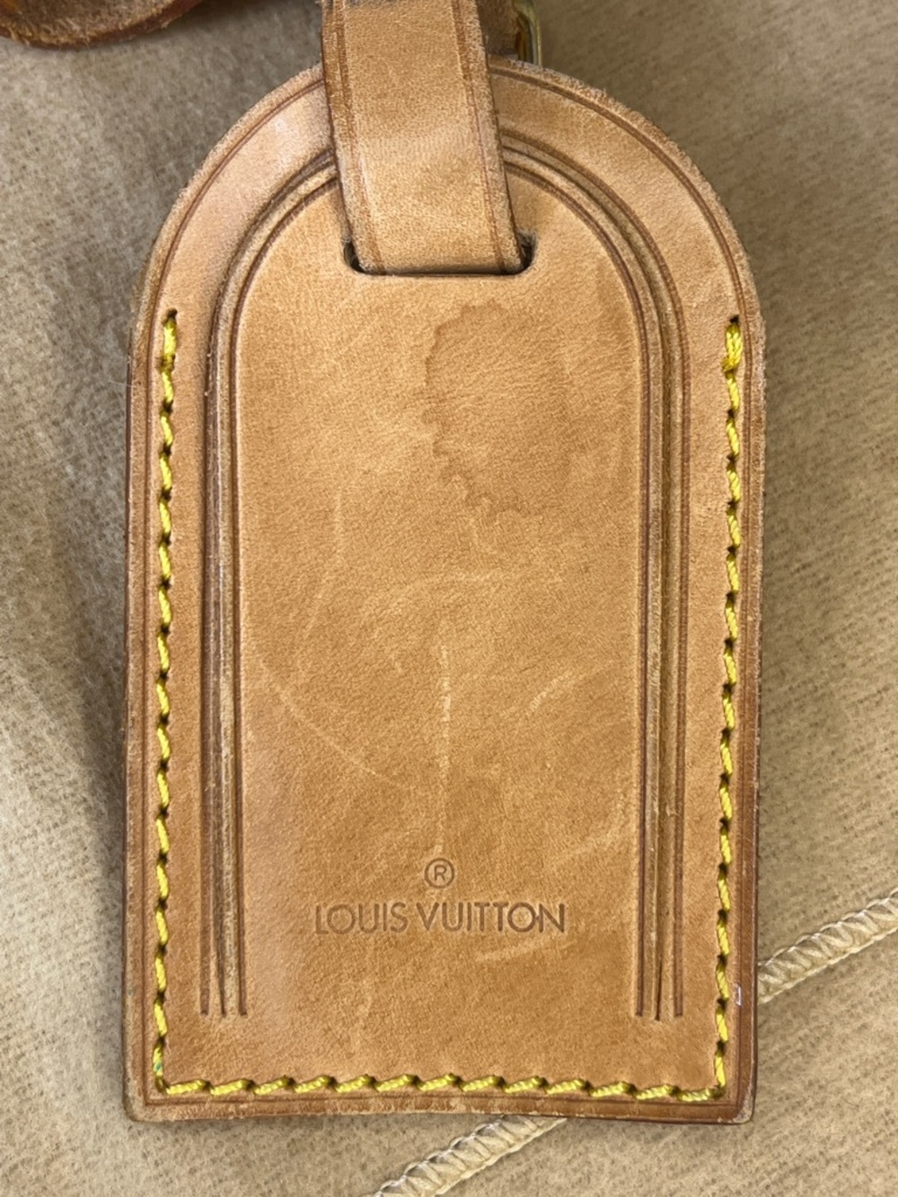Louis Vuitton Tan Leather Luggage Tag Pair with Gold-Tone Buckles - Picture 8 of 14